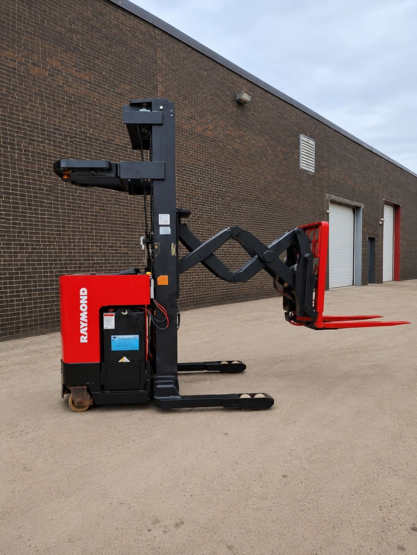 Raymond Deep Reach Forklift with 3,000lb Capacity - 123Forklift