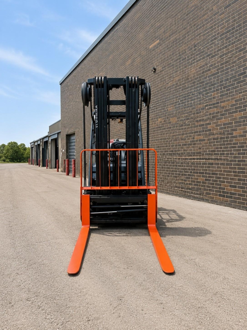 2020 Toyota 6500lbs cap Forklift 4stage side-shift and fork-positioner - 123Forklift