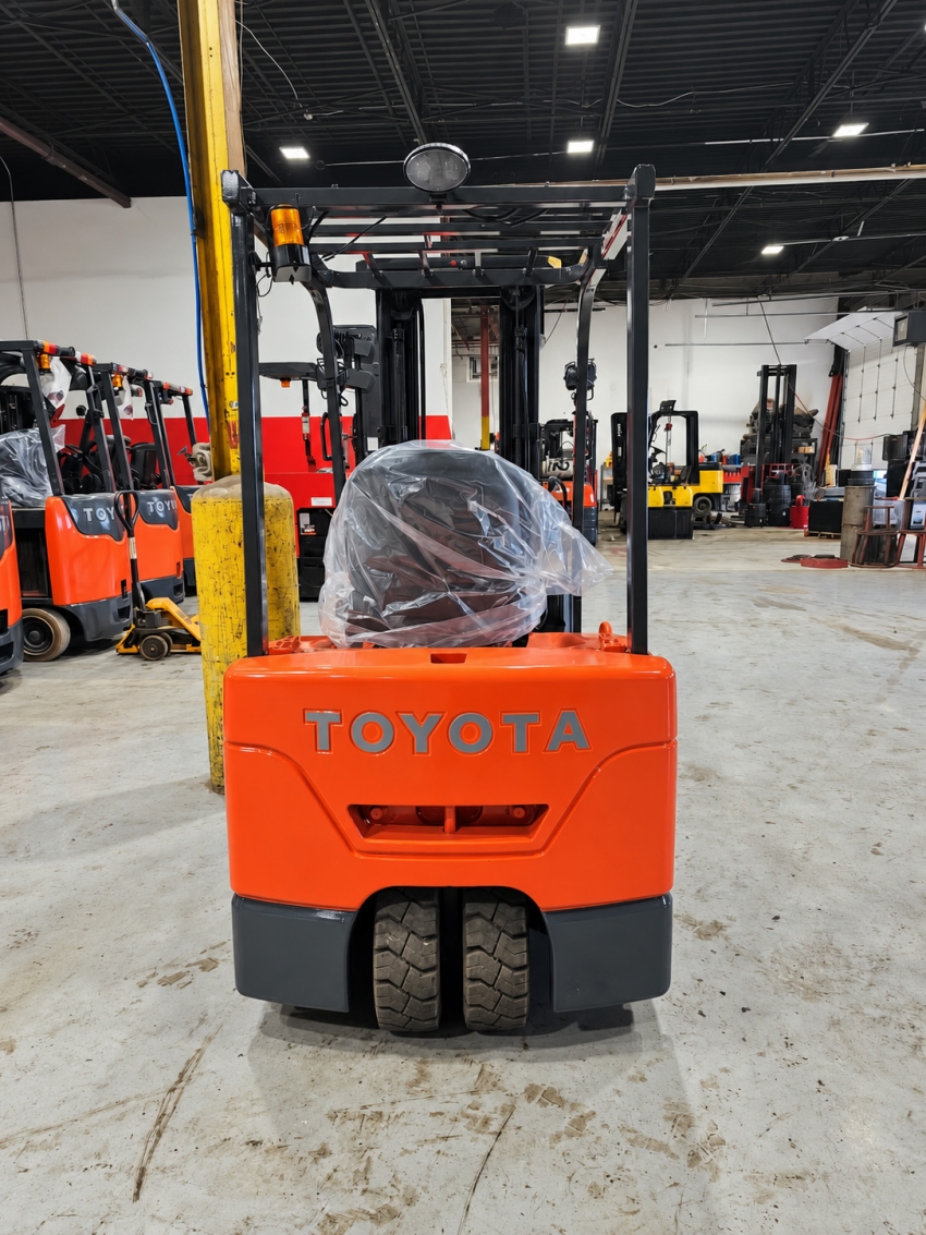 Toyota Electric Forklift with 3,000lbs Cap. - 3-stage Mast w/ side-shifter - 123Forklift