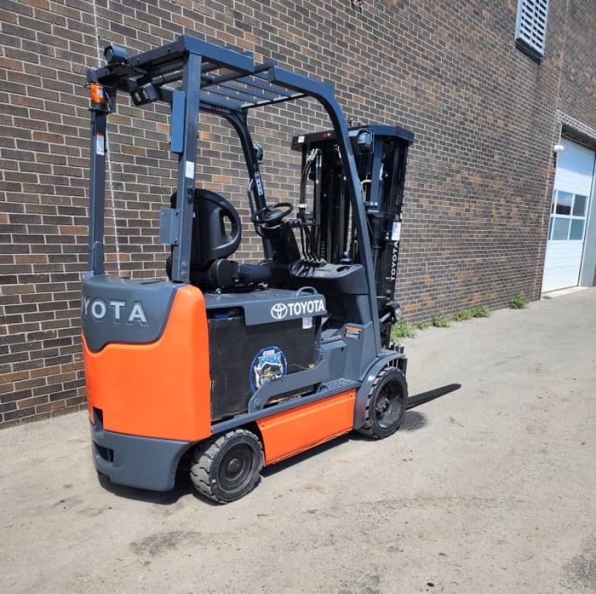 2015 Toyota Electric Forklift, 6500lbs Cap., 3-stage w Side-shift - 123Forklift