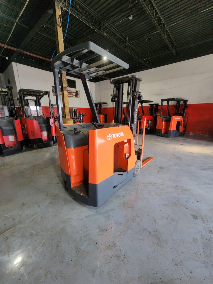 2020 Toyota Electric Dock Stocker with 3,000lbs Cap., 3-stage with Side-shift  - 123Forklift