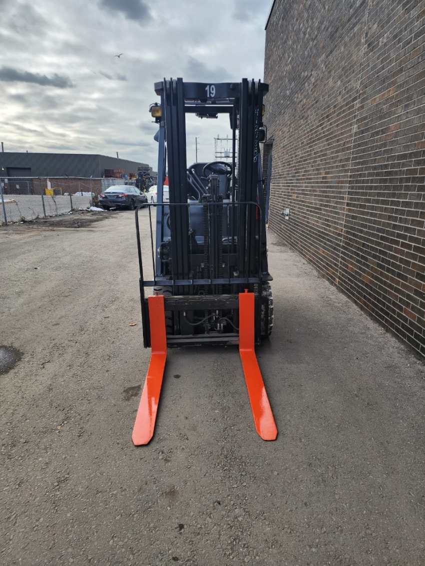 2020 Toyota 4000lbs Electric Forklift 3-Stage With Side-Shift - 123Forklift