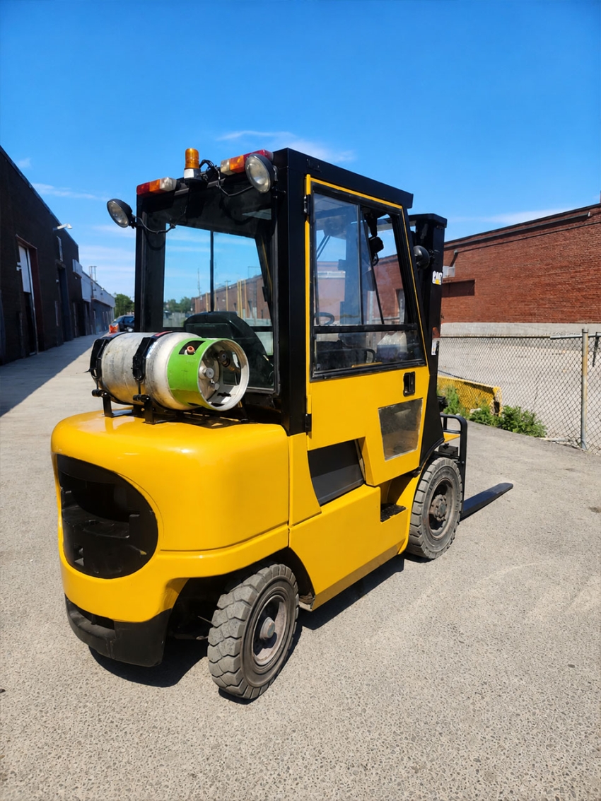 Caterpillar LPG Outdoor Forklift with 5,000lbs. with Heated Cab, 2-Satge Mast with Side-Shift - 123Forklift