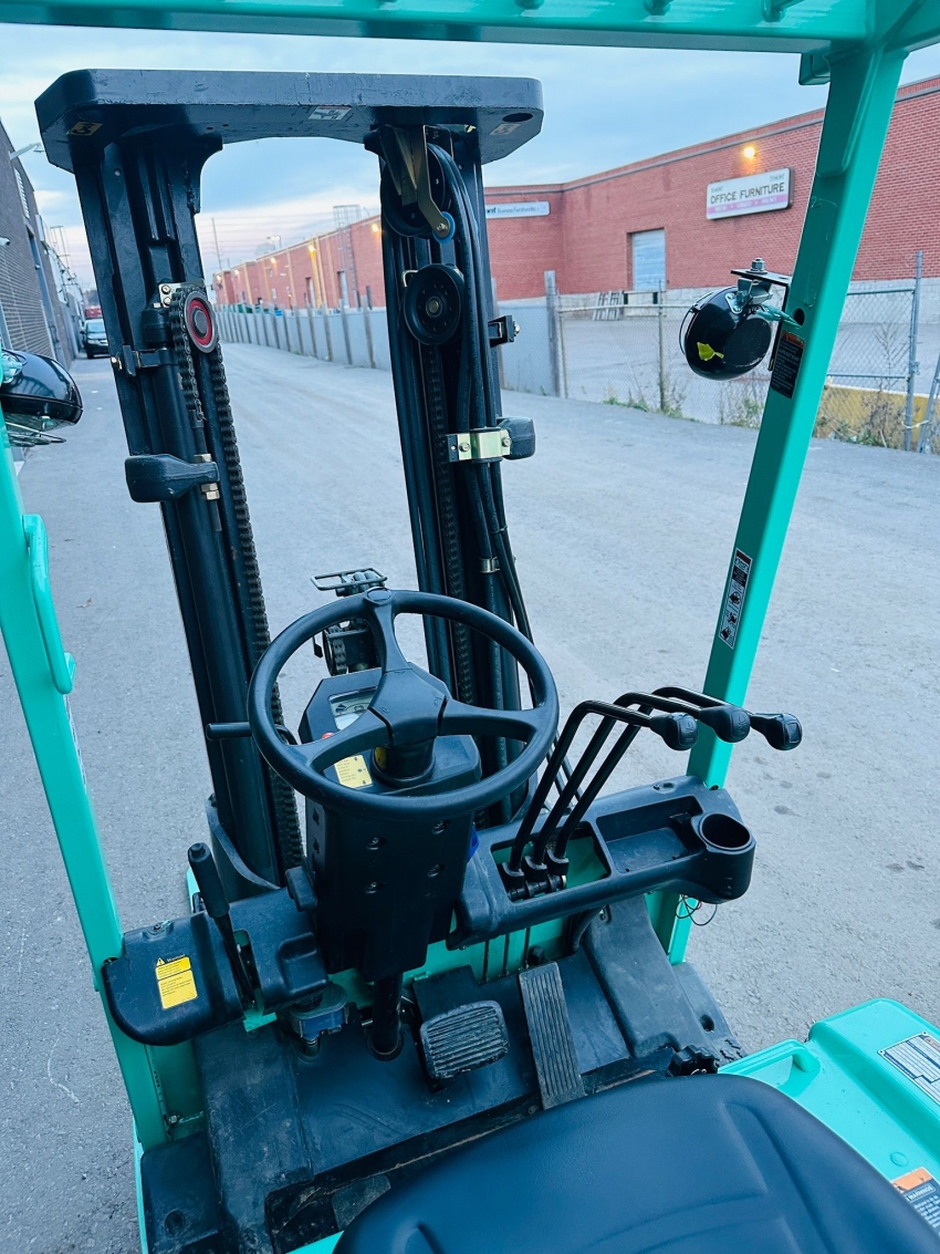 2014 Mitsubishi 3-Wheeler 3000lbs Cap. W 3 Stage Side-Shift - 123Forklift