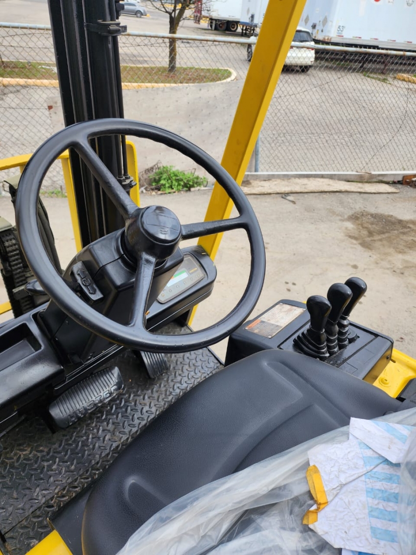 Hyster Electric Forklift with 6,500lbs Cap with Side-shift and Charger Included  - 123Forklift