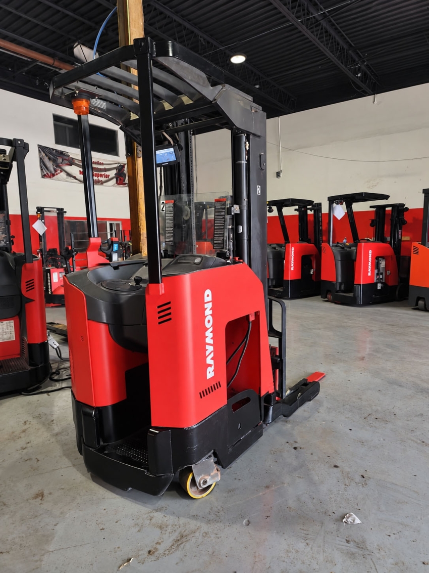 2018 Raymond 4,500 lbs.Reach Truck - 3-Stage Mast w/ Side-Shifter   - 123Forklift