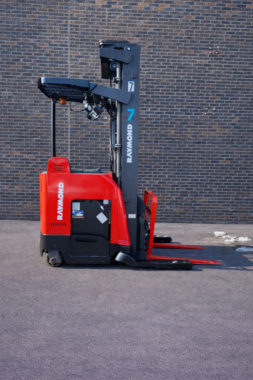 Electric Raymond Deep Reach with 3,200 lbs Cap. - 123Forklift