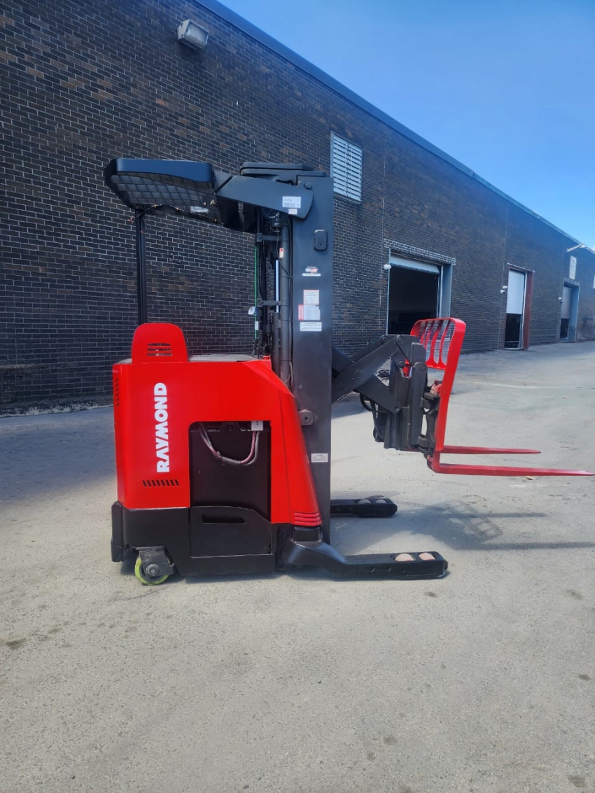 Raymond Reach Truck with 4,500lbs. Capacity 3-Stage Mast with Side-shift - 123Forklift