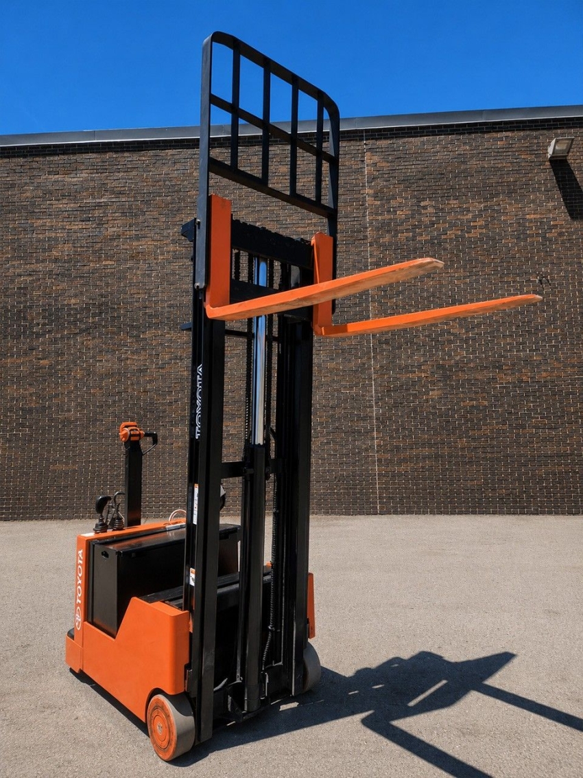 2020 Toyota  Electric Counterbalance Stacker with 2,500 lbs. Capacity and 3-Stage Mast - 123Forklift