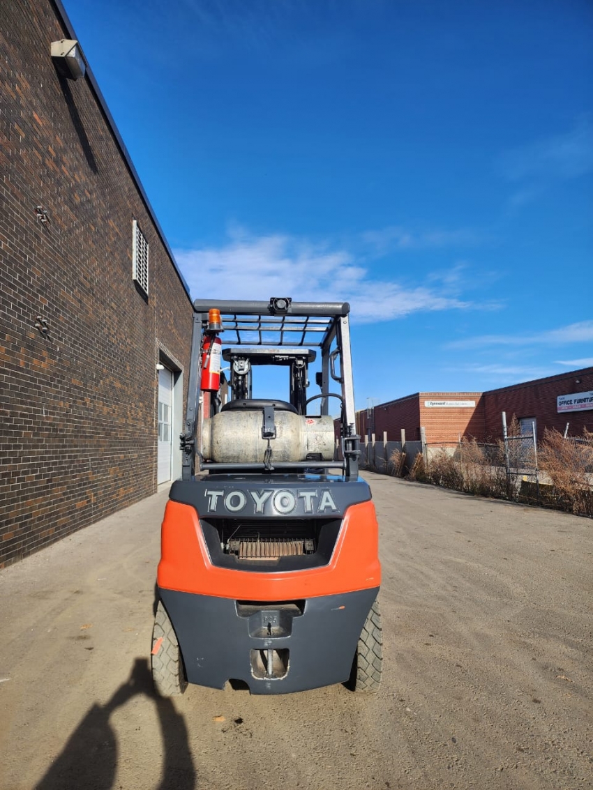 2022 Toyota 5000lbs Cap Outdoor Forklift 3 Stage W Side-Shift - 123Forklift