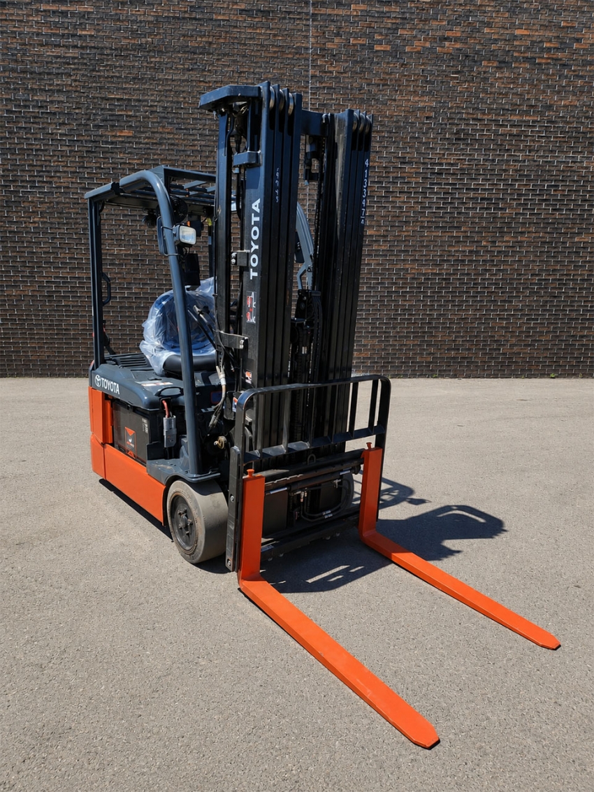 2020 Toyota Electric 3-Wheeler Forklift with 4,000lbs. Cap., 4-Stage Mast with Side-Shift