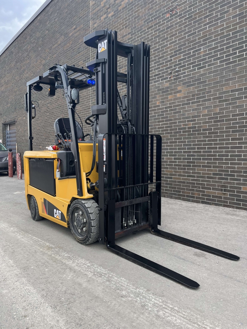 2017 Caterpillar 5000 LBS Cap. Elec...
