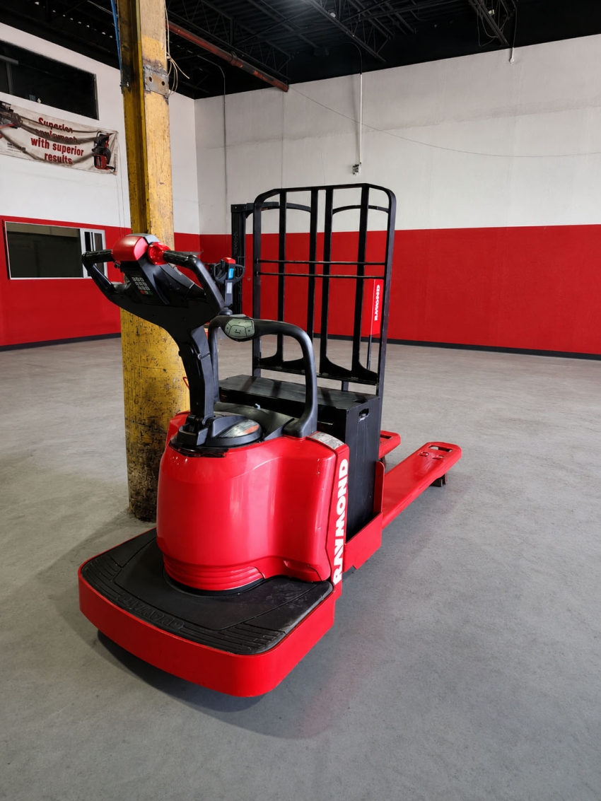 Raymond Electric Rider Pallet Jack 6,000lbs. w/ Charger - 123Forklift