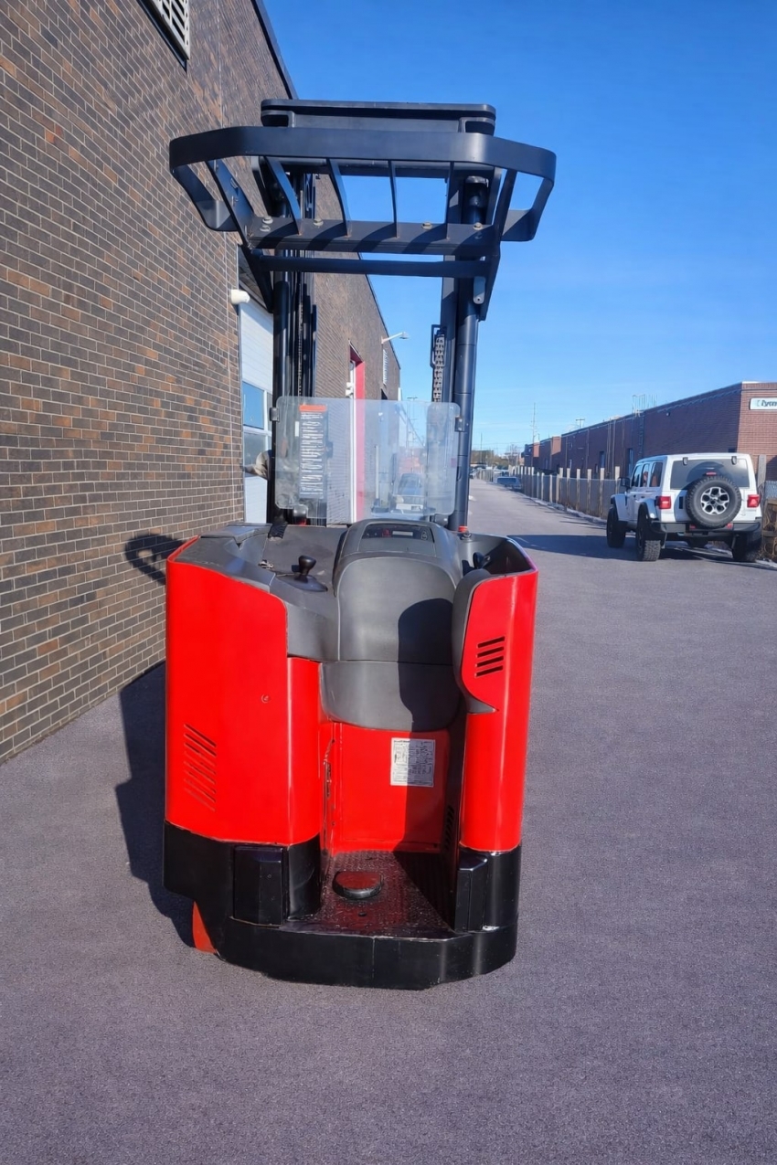 2016 Raymond Reach Forklift with 3,500lbs Cap., 3-stage with Side-shift - 123Forklift