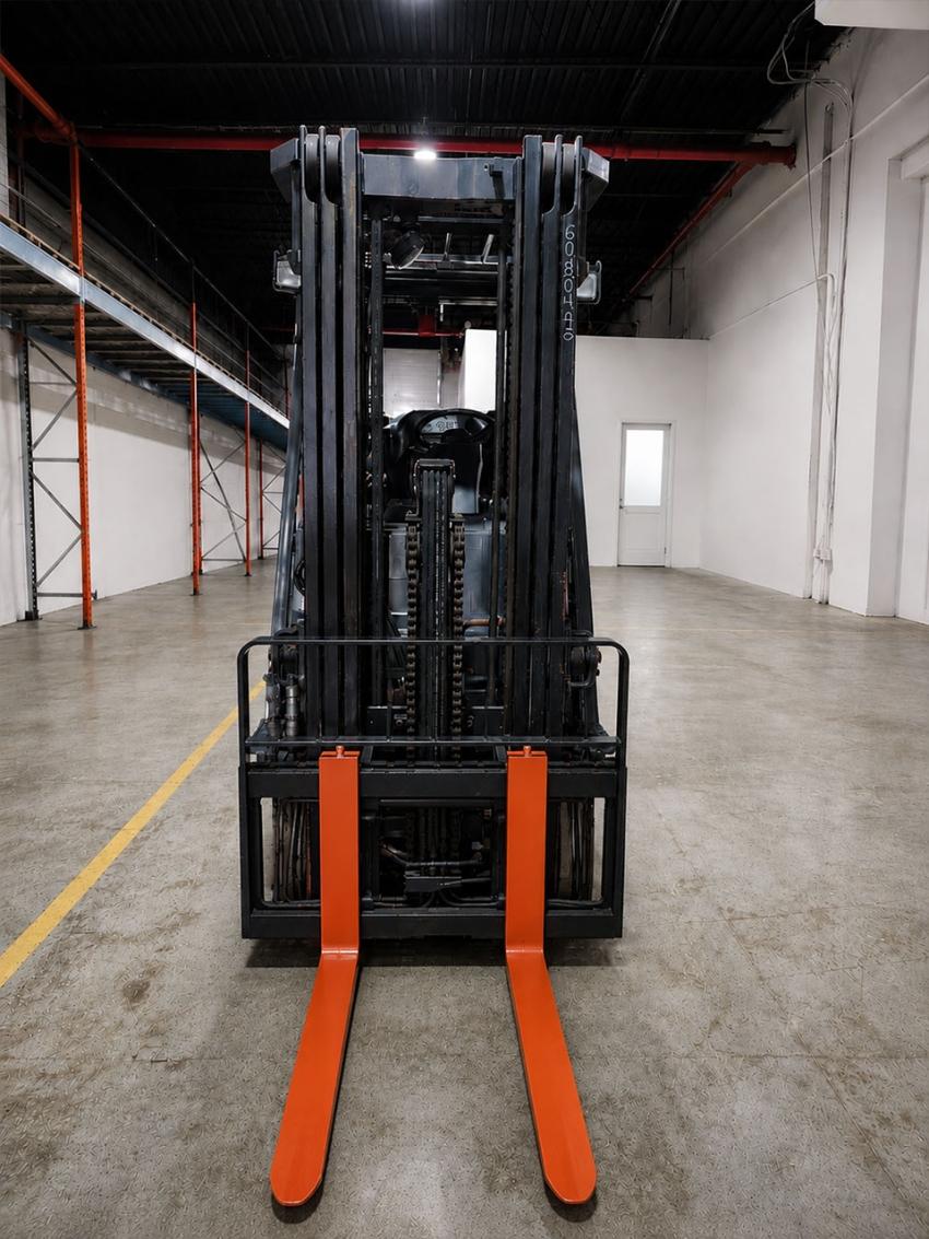 Toyota Electric 4-Wheeler Forklift with 6,000lbs. Cap., 3-stage Mast w/ Side-shift - 123Forklift