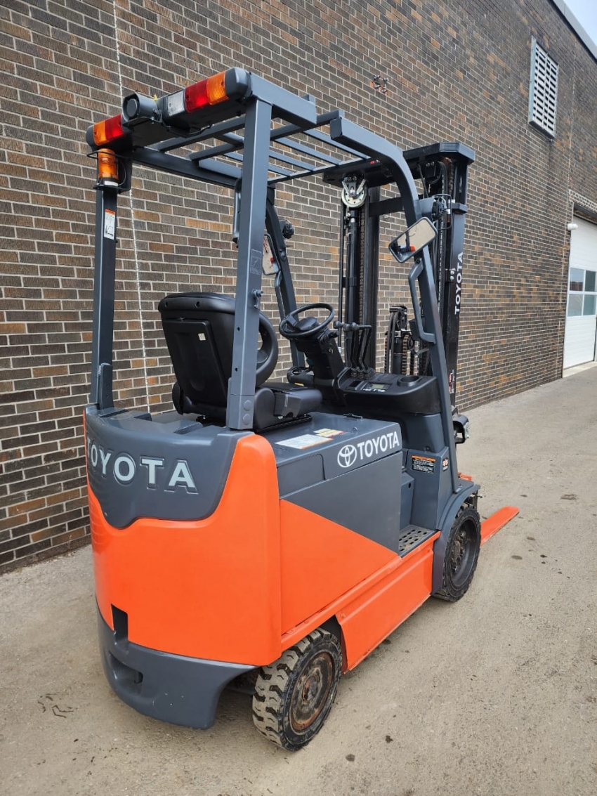 Toyota Electric Forklift With 5.000...