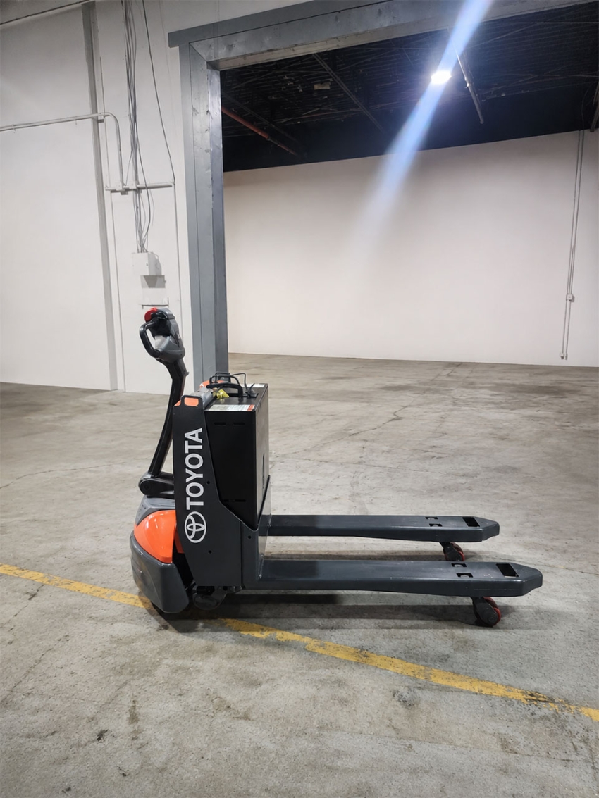 2021 Toyota Pallet Jack Walk-behind...