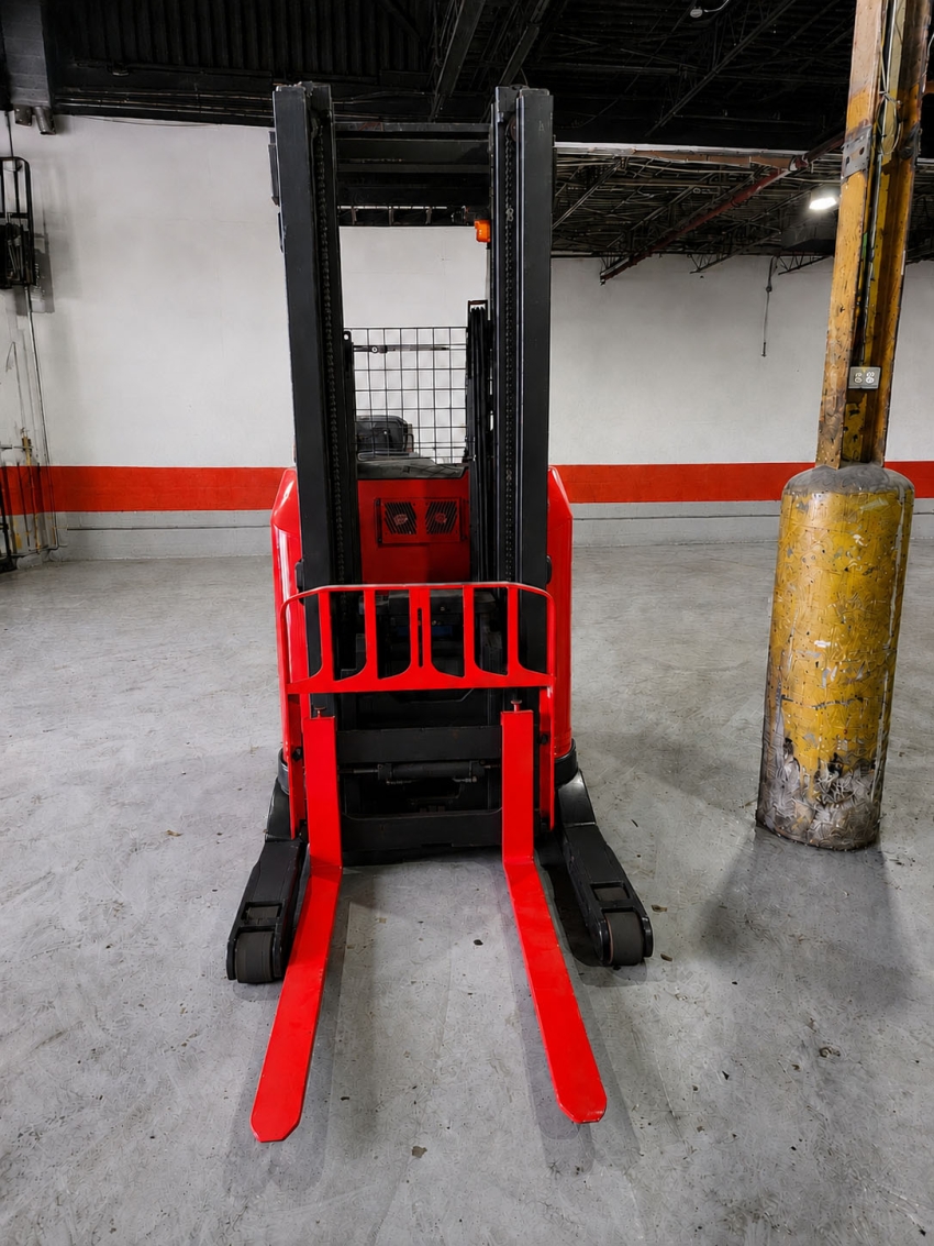 Raymond Reach Truck with 4,500lb Capacity 3-Stage Mast w/ Side-shifter - 123Forklift