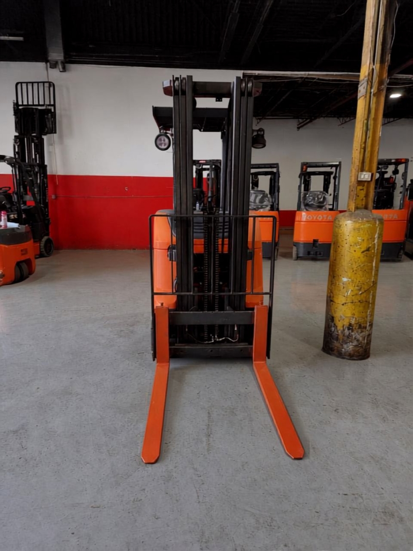 Toyota Electric Dockstocker Forklift with 3,000 lb Capacity  - 123Forklift