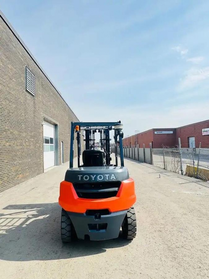 2018 Toyota Diesel Outdoor Forklift 8000lbs Cap. W Side-Shift - 123Forklift