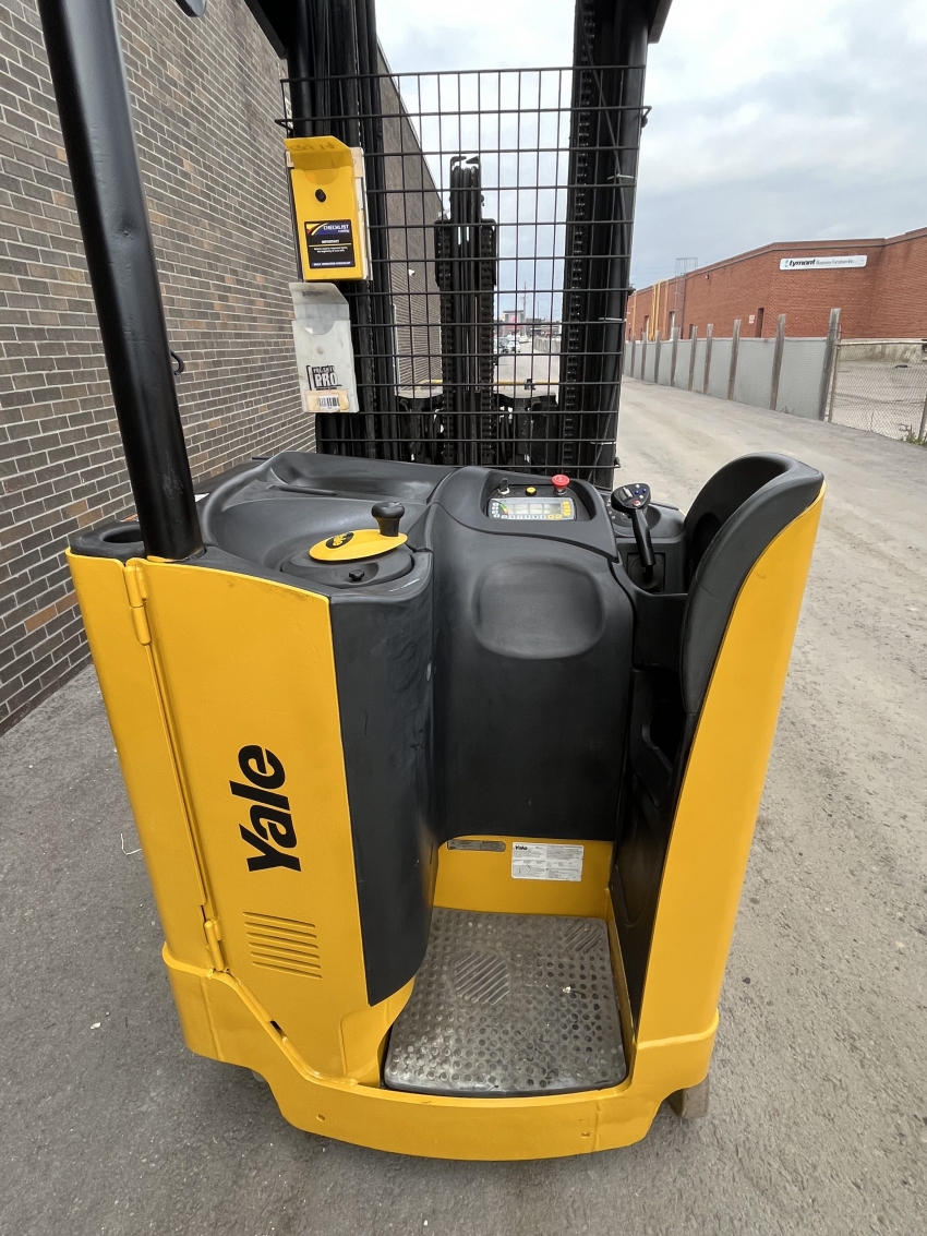 2010 YALE Double Deep Reach 3000lbs Cap W Side-Shift - 123Forklift
