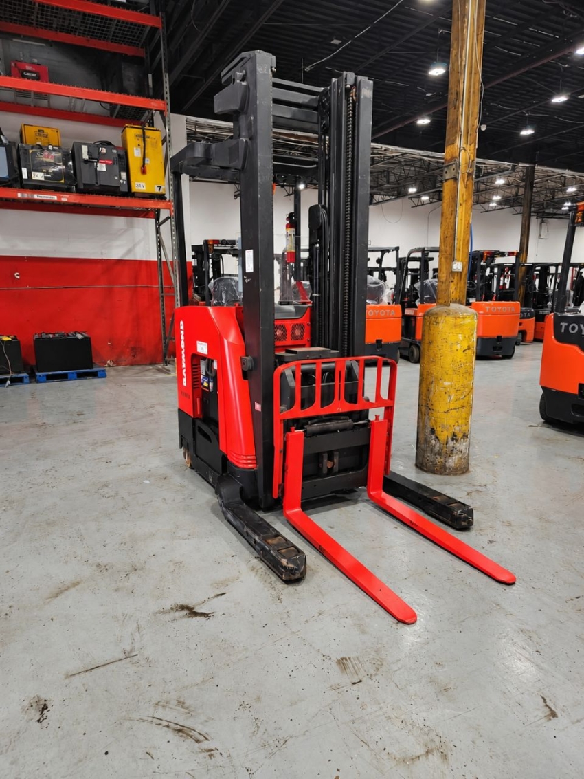 Raymond Deep Reach with 3,200 LB Capacity, 3-Stage Mast w/ Side-Shifter - 123Forklift