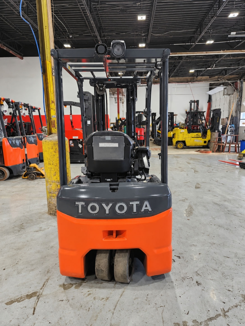 2018 Toyota Electric with 3,500lbs Cap. 3-stage Mast with Side-shifter - 123Forklift