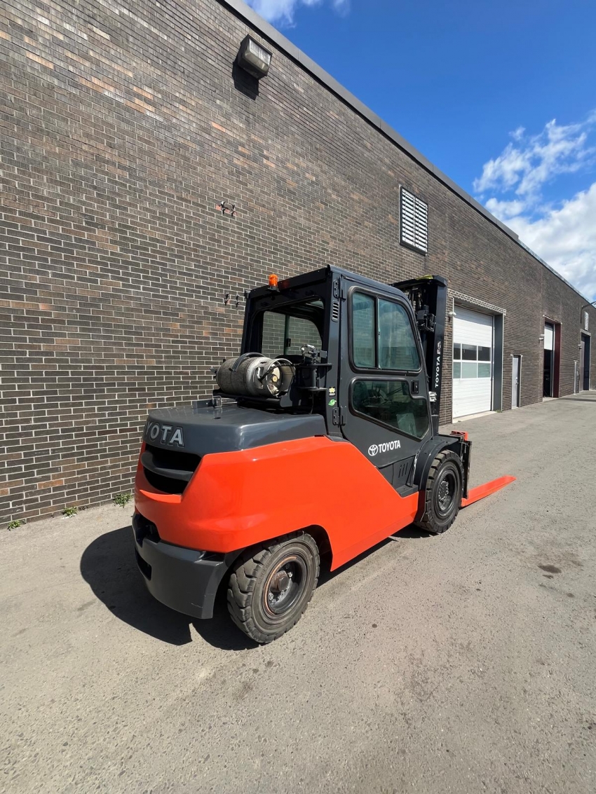 2018 Toyota 11000lbs Cap. Propane Outdoor Forklift 2 Stage W Side-Shift - 123Forklift