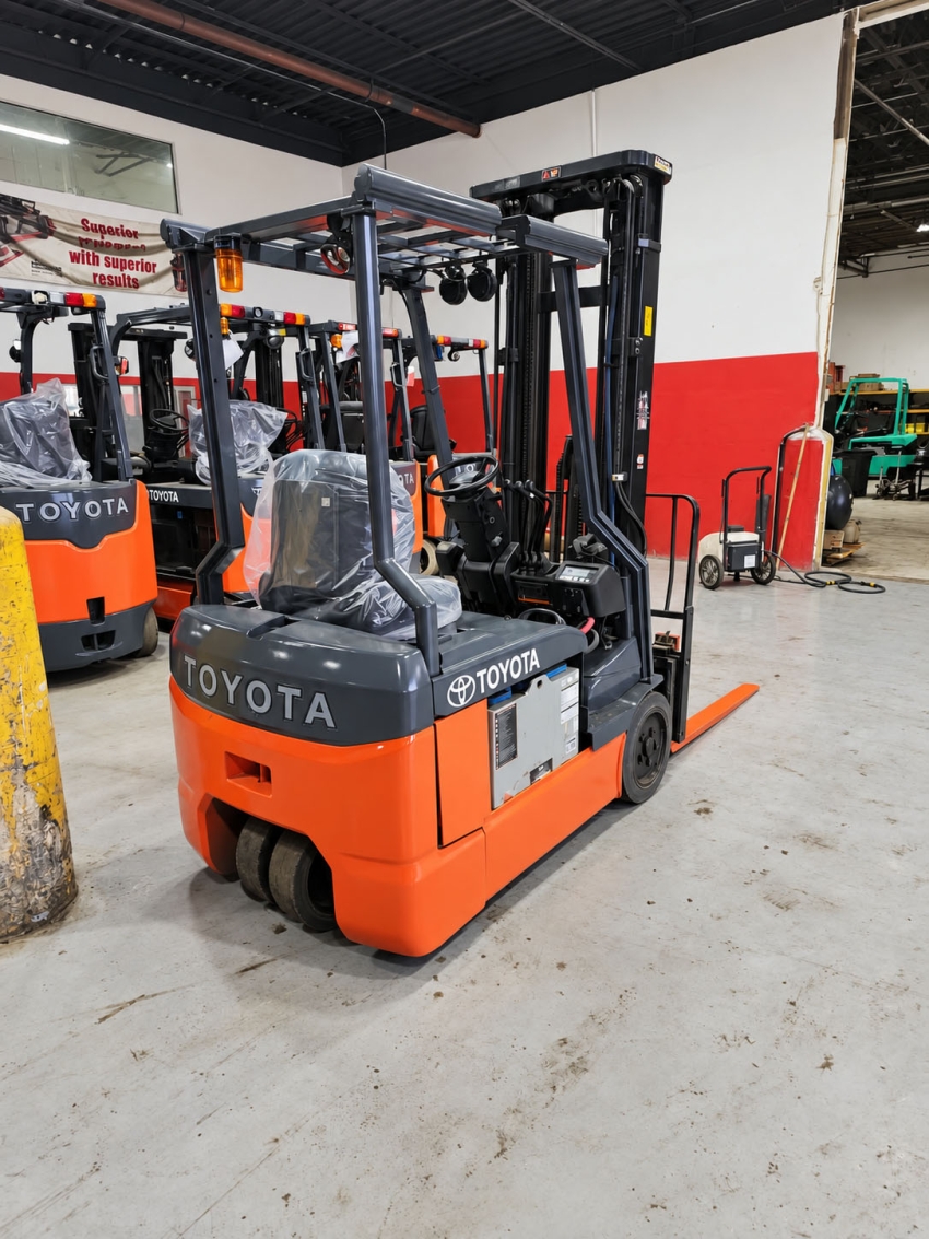 2017 Toyota Electric with 3,500lb Cap. 3-stage Mast with Side-shifter - 123Forklift