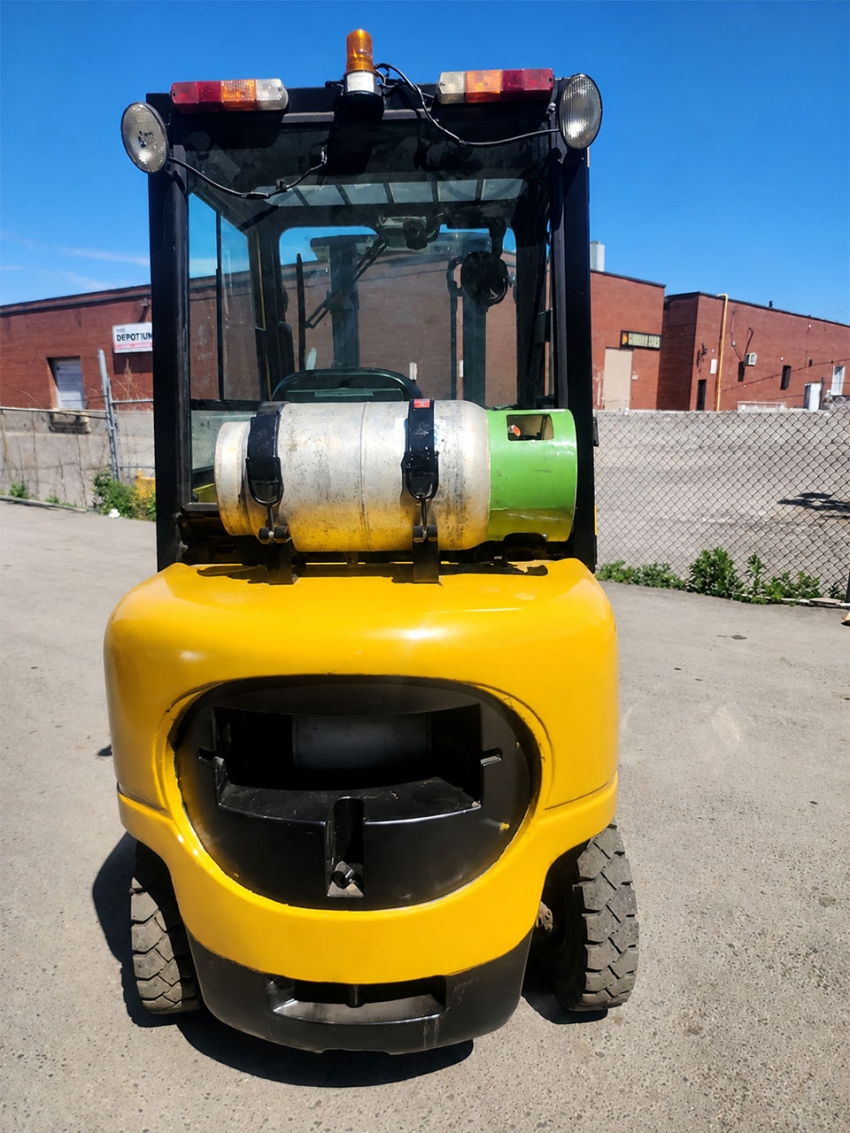 Caterpillar LPG Outdoor Forklift with 5,000lbs. with Heated Cab, 2-Satge Mast with Side-Shift - 123Forklift