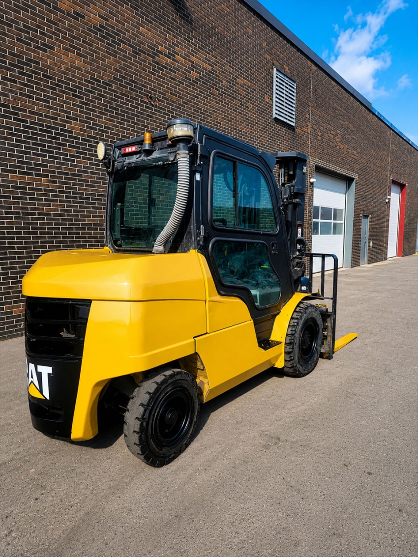 Caterpillar Diesel Forklift 10,000 lb Capacity with Side-shift and Fork-positioner - 123Forklift