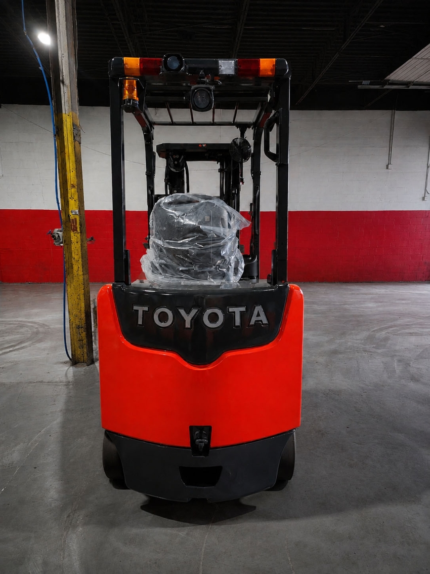 2018 Toyota Electric 4-Wheeler Forklift with 6,000 LB Cap., 3-stage Mast with Side-shift - 123Forklift