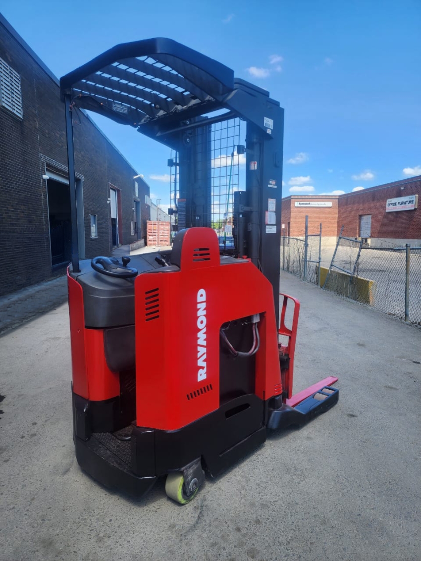 Raymond Reach Truck with 4,500lbs. Capacity 3-Stage Mast with Side-shift - 123Forklift