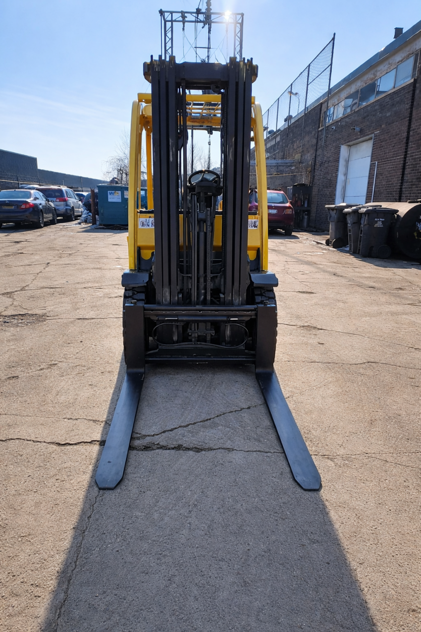 Hyster LPG Forklift with 4,000lbs Capacity - 3-stage Mast with Side-shift - 123Forklift