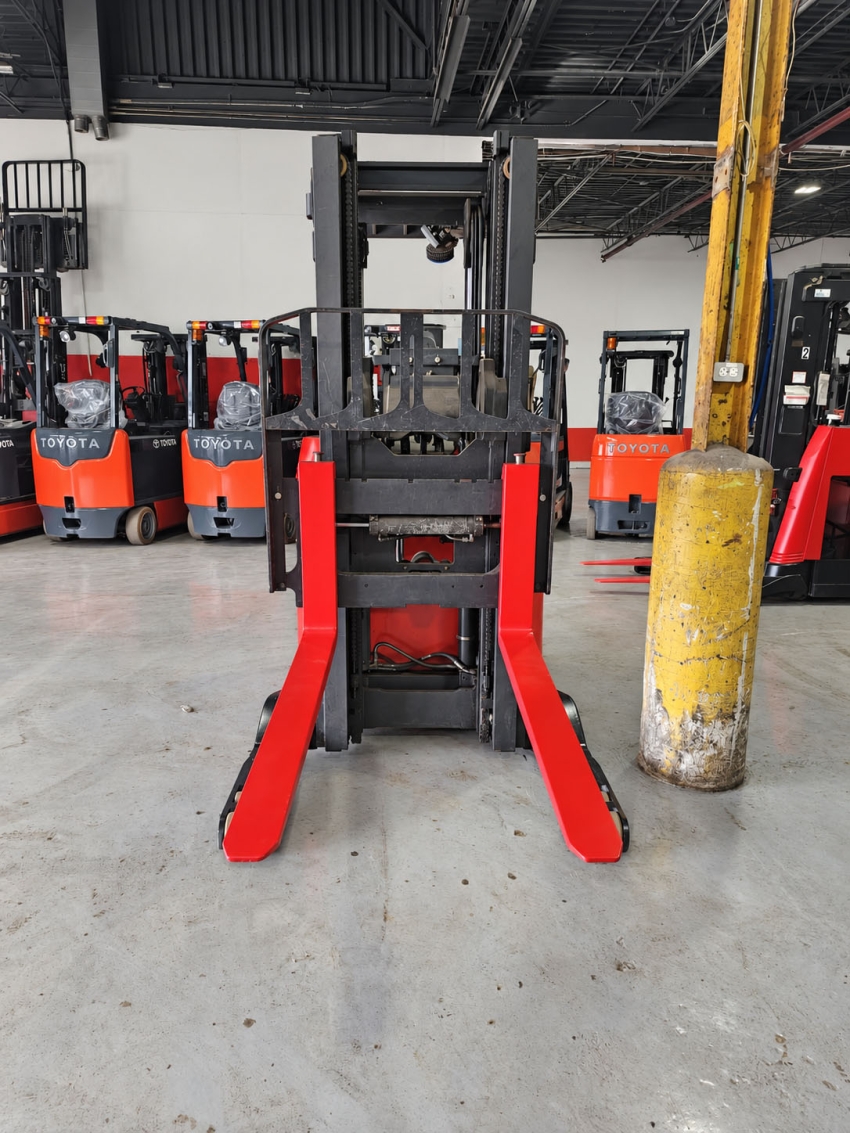 2021 Raymond 3,500lb Reach Truck - 3-Stage Mast w/ Side-Shifter   - 123Forklift