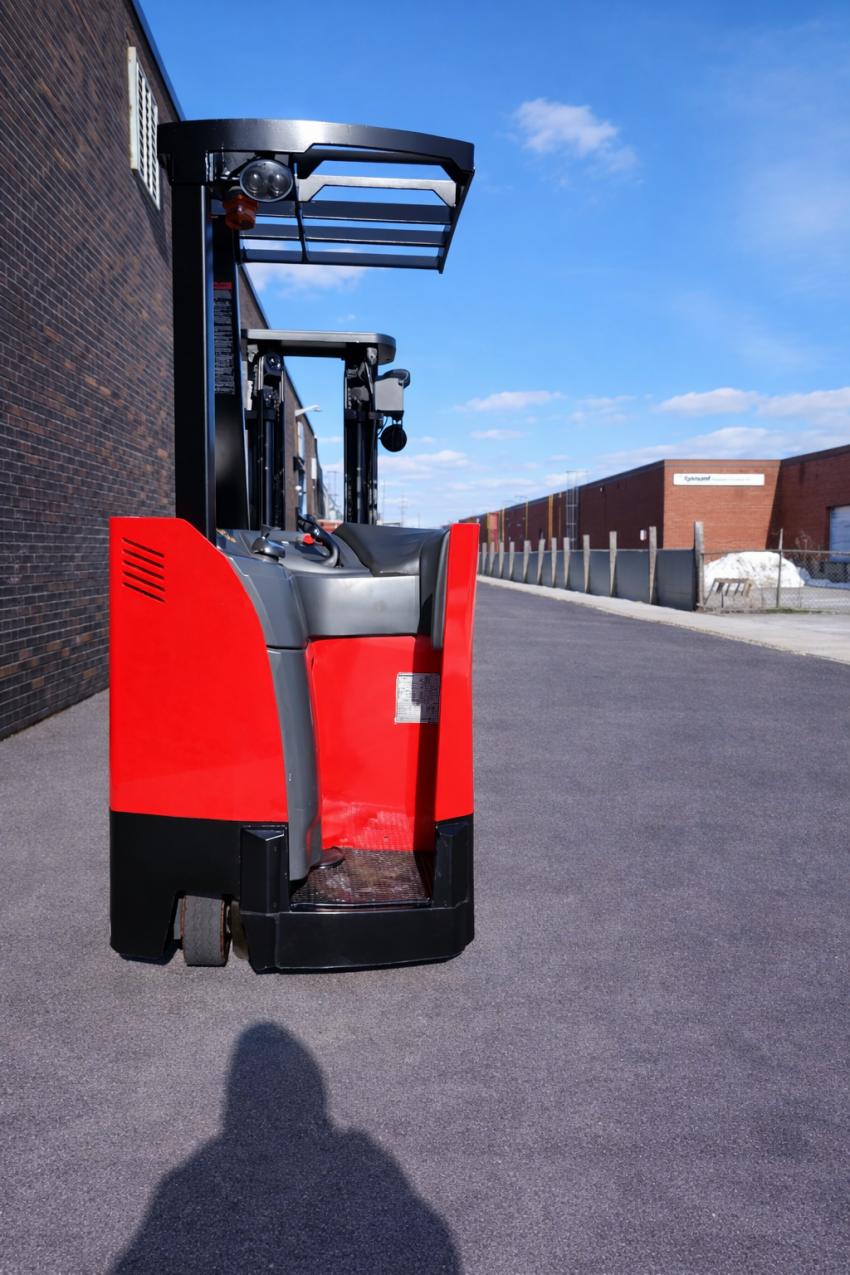 Raymond Dock Stocker with 3,000lb Capacity - 123Forklift