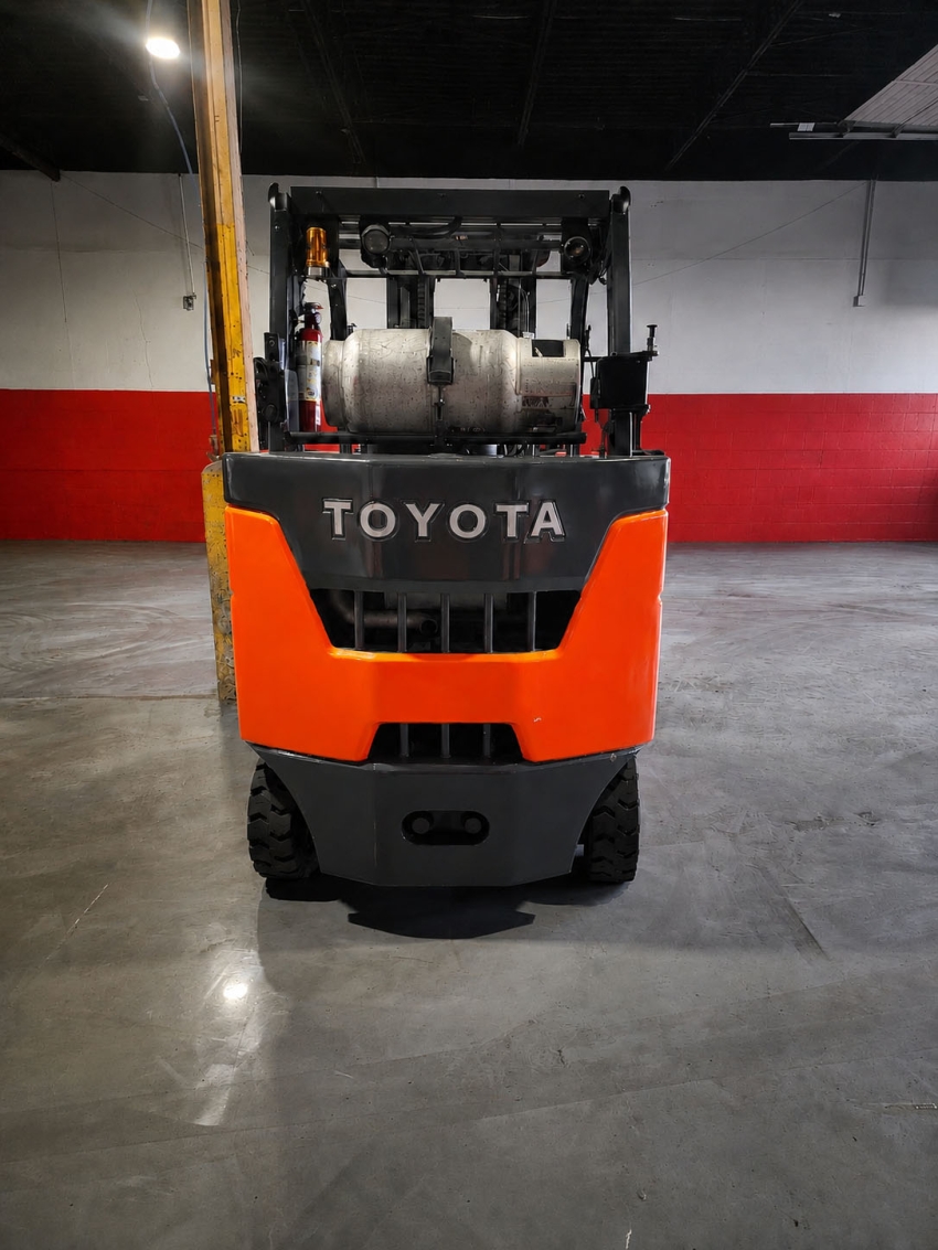 2020 Toyota LPG Forklift 8,000lb Capacity, 3-stage with side-shift - Box Card Special - 123Forklift