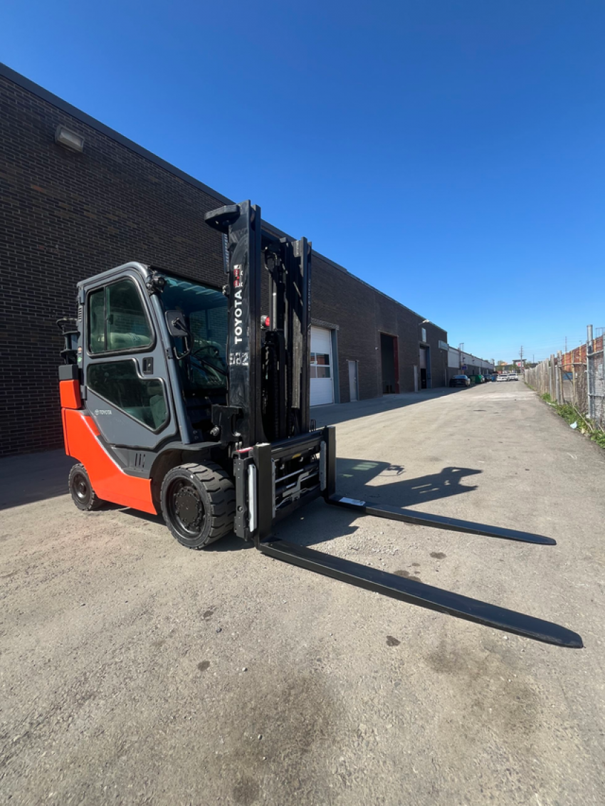 2017 Toyota 8000lbs CAP LPG Forklif...