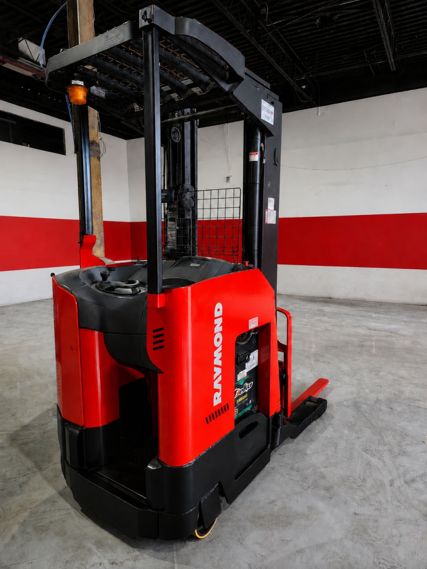 Raymond Reach Truck with 4,500lb Capacity 3-Stage Mast w/ Side-shifter - 123Forklift