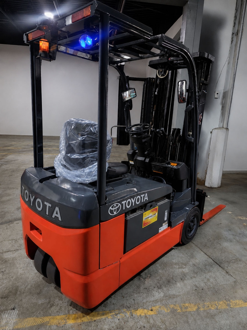 2017 Toyota Electric 3-Wheeler Forklift with 4,000lbs. Capacity, 3-Stage Mast with Side-Shifter - 123Forklift