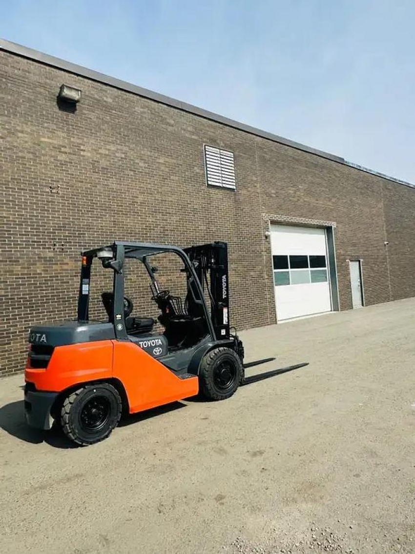2018 Toyota Diesel Outdoor Forklift 8000lbs Cap. W Side-Shift - 123Forklift