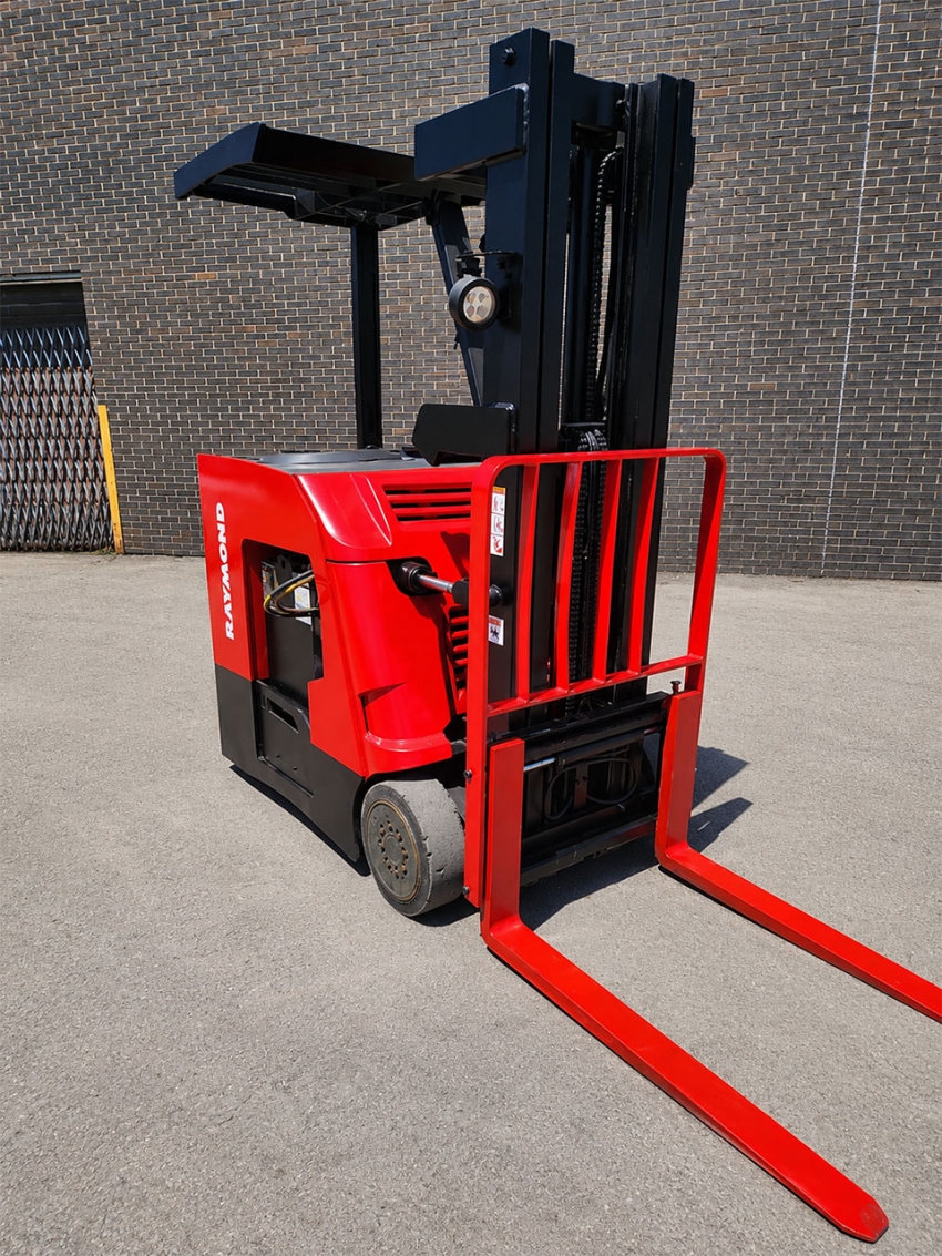 Raymond Dock Stocker Forklift with 3,500lb Capacity - 123Forklift