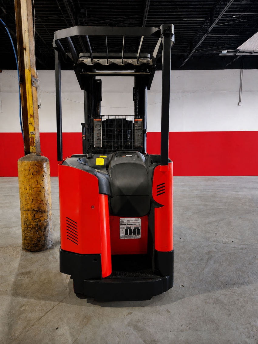 Raymond Deep Reach with 3,200lb Capacity - 3-stage w/ Side shifter - 123Forklift