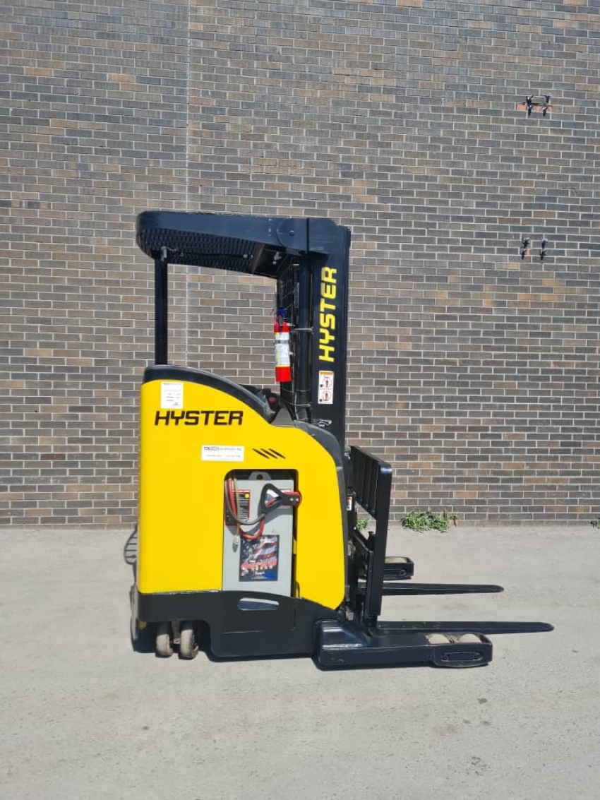 2014 Hyster Electric Reach Forklift 4.000lbs 3 Stage Side-Shift - 123Forklift
