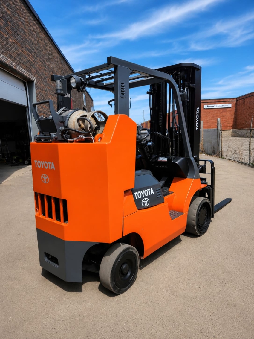 Toyota LPG Forklift with 8,000lbs Cap., 3-Stage Mast with Side-Shift - Box Car Special  - 123Forklift