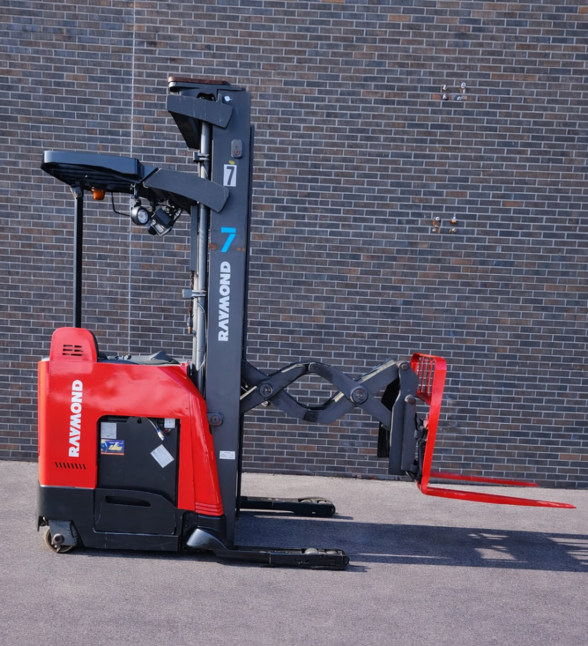 Electric Raymond Deep Reach with 3,200 lbs Cap. - 123Forklift