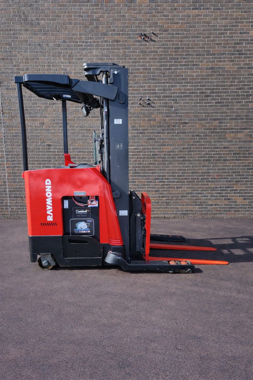 Raymond Deep Reach Forklift with 3,200 lb Capacity. - 123Forklift