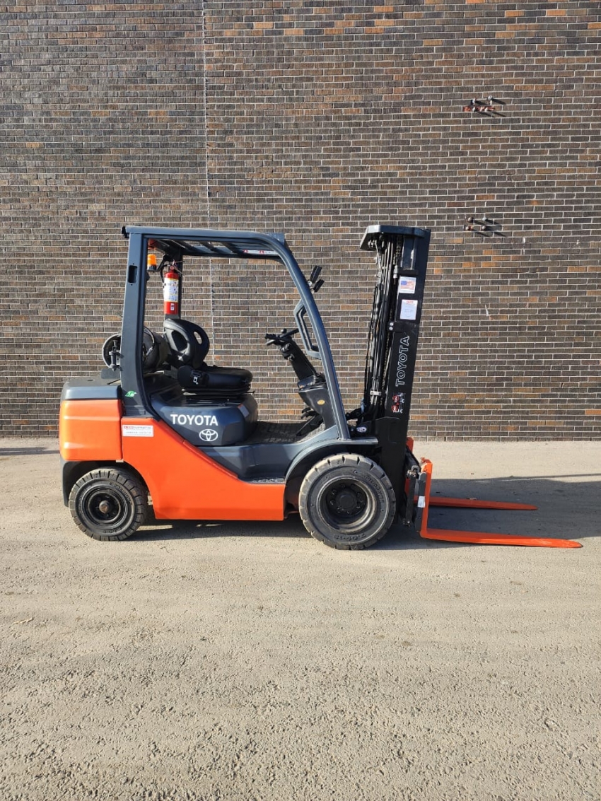 2022 Toyota 5000lbs Cap Outdoor Forklift 3 Stage W Side-Shift - 123Forklift
