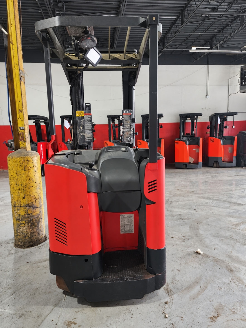 2021 Raymond 3,500lb Reach Truck - 3-Stage Mast w/ Side-Shifter   - 123Forklift