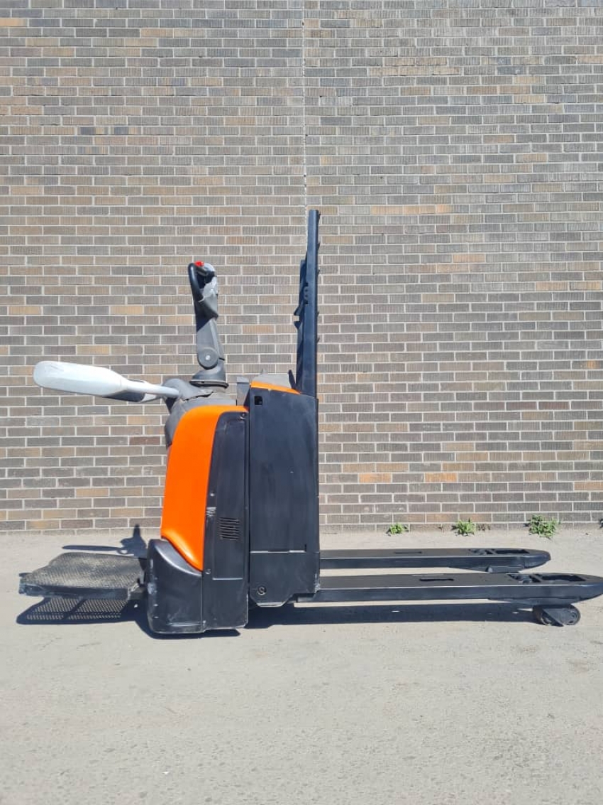 2014 BT ELECTRIC RIDE-ON PALLETJACK...